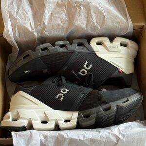 On Cloud Cloud flyer 4